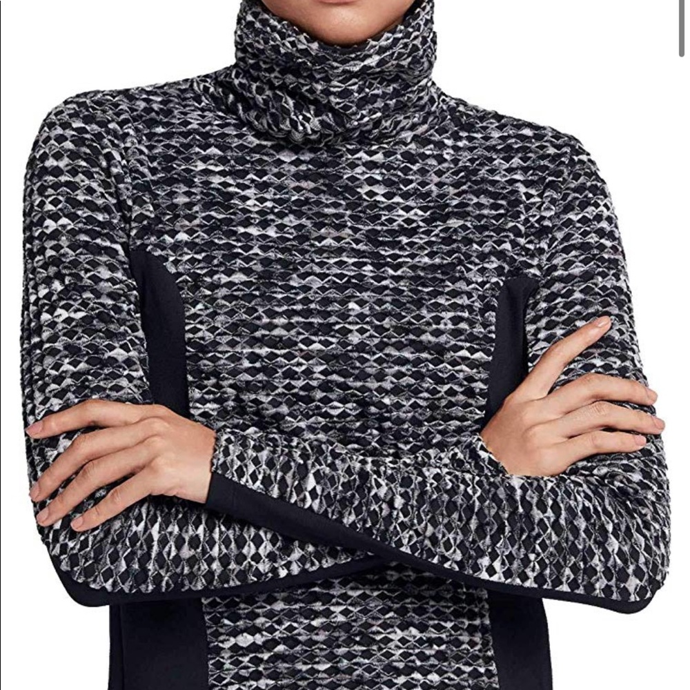 NIKE lightweight pullover